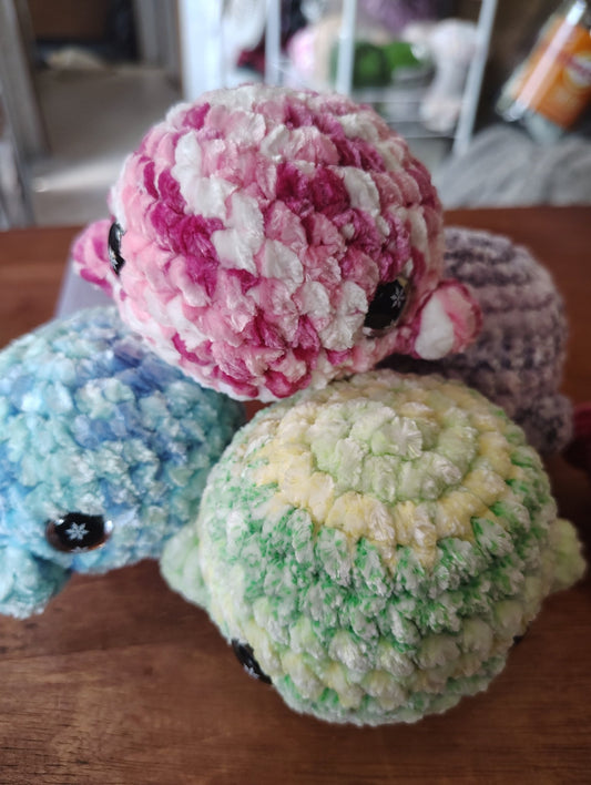 Crocheted limited edition mini whales - VerHagens Craft